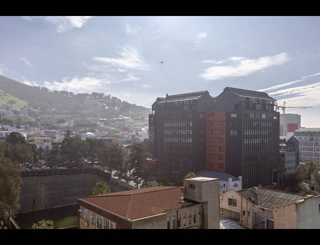 1 BEDROOM APARTMENT FOR SALE IN CAPE TOWN CITY CENTRE